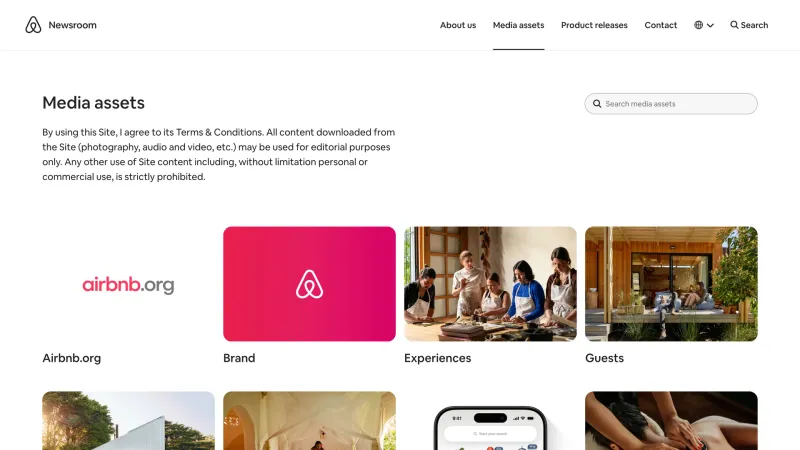 Downloads — Airbnb, Travel UI